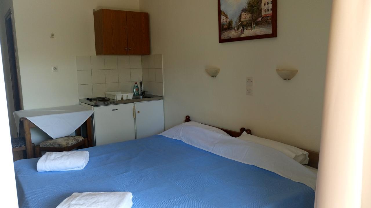 Pansion Chrisa Hotel สเกียธอสทาวน์ ภายนอก รูปภาพ